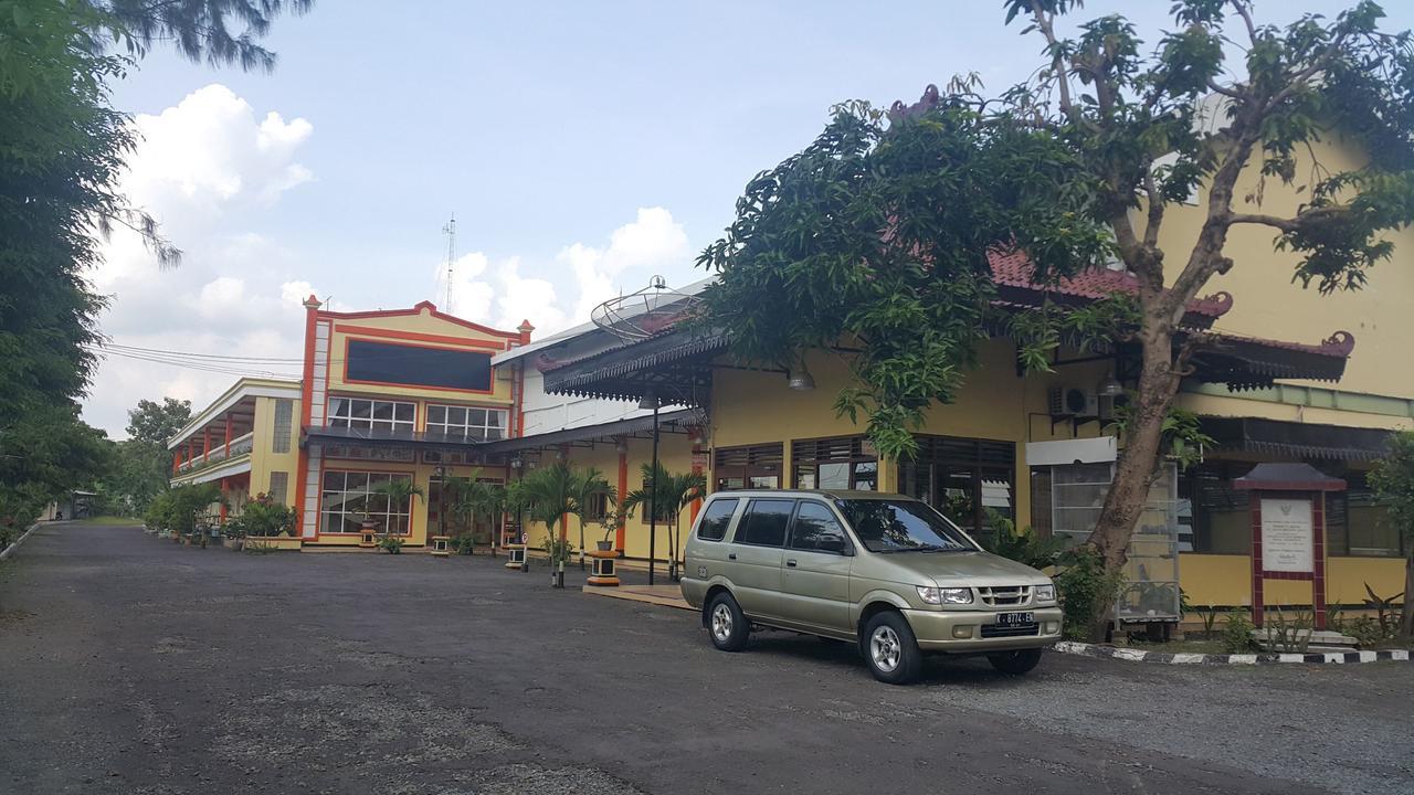 Sinar Bintang Hotel Cepu Экстерьер фото
